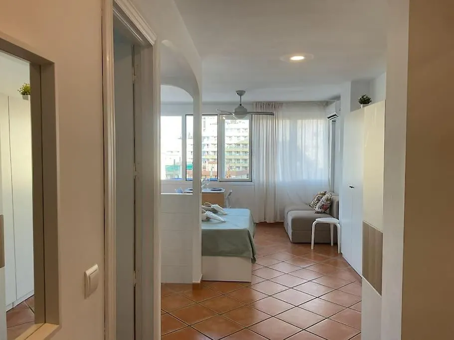 Helios - City Center - Parking Apartment Torremolinos